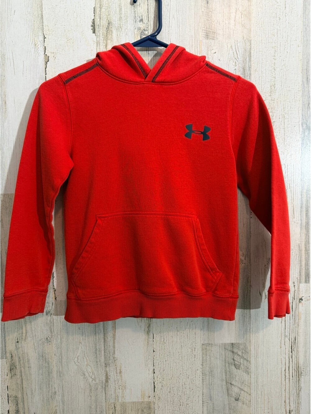Under Armour Boys Red Pullover Hoodie Youth XS Kangaroo Pocket Loose Fit